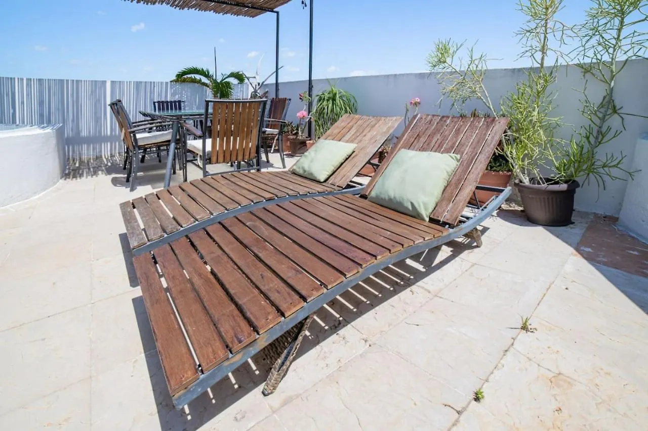 Papaya 20 Super Central Ph 2 Bedroom With Private Rooftop - Jacuzzi Playa del Carmen 0*,  Mexikó