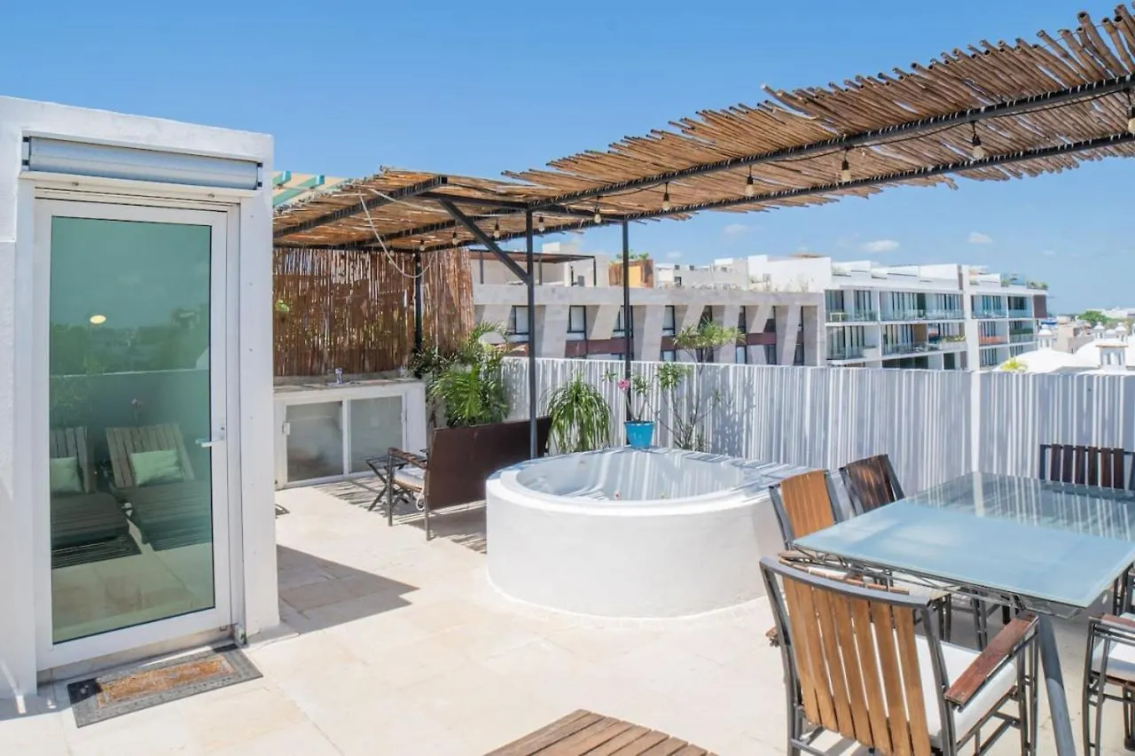 Papaya 20 Super Central Ph 2 Bedroom With Private Rooftop - Jacuzzi بلايا ديل كارمن 0*,  المكسيك